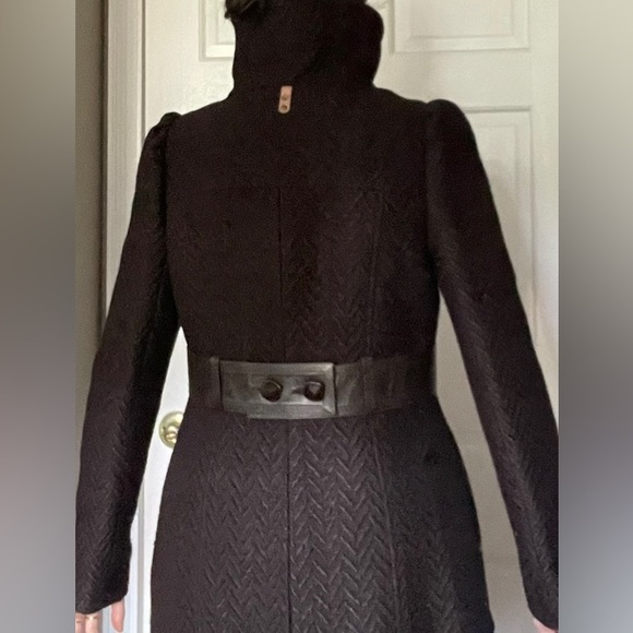 Mackage Coat Cocoa Brown and Black Leather Belt Funnel Collar Size Large - Picture 3 of 11